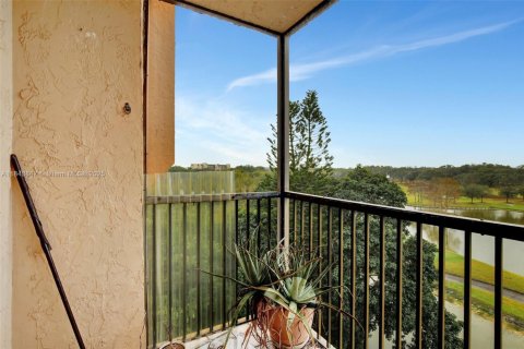 Condo in Davie, Florida, 2 bedrooms  № 1882286 - photo 23