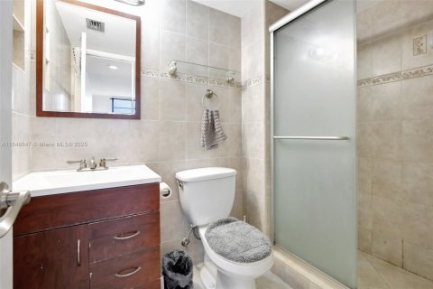 Condo in Davie, Florida, 2 bedrooms  № 1882286 - photo 18