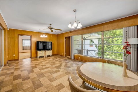 House in DeBary, Florida 3 bedrooms, 183.76 sq.m. № 1856216 - photo 8