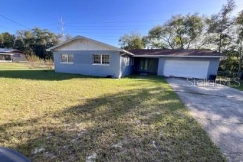 House in Gainesville, Florida 3 bedrooms, 131.92 sq.m. № 2366738