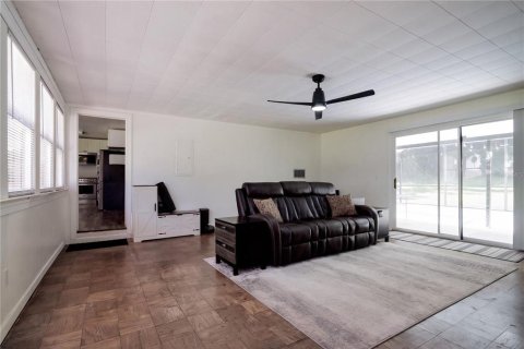 House in Orange City, Florida 2 bedrooms, 103.49 sq.m. № 2420192 - photo 3