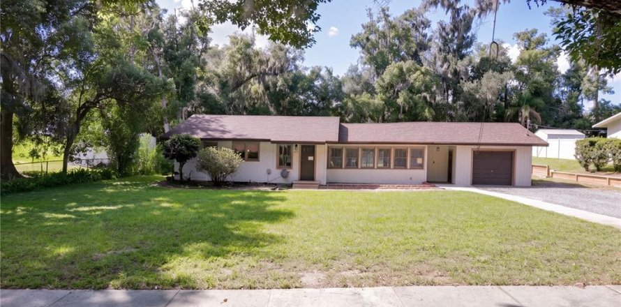 House in Orange City, Florida 2 bedrooms, 103.49 sq.m. № 2420192