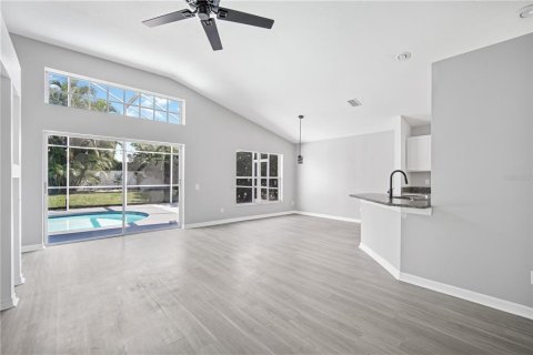 House in Lutz, Florida 3 bedrooms, 141.68 sq.m. № 1915364 - photo 14