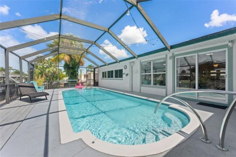 House in Apollo Beach, Florida 3 bedrooms, 194.54 sq.m. № 1838063 - photo 29