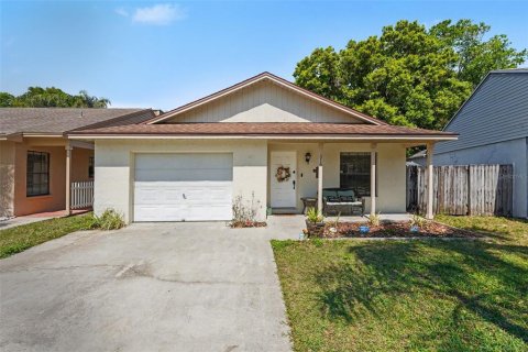 House in Palm Harbor, Florida 2 bedrooms, 89.65 sq.m. № 2223300