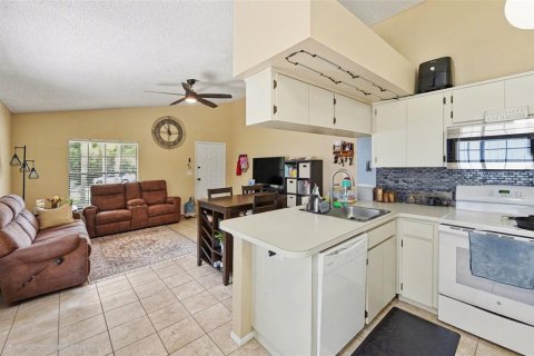 Casa en venta en Palm Harbor, Florida, 2 dormitorios, 89.65 m2 № 2223300 - foto 5