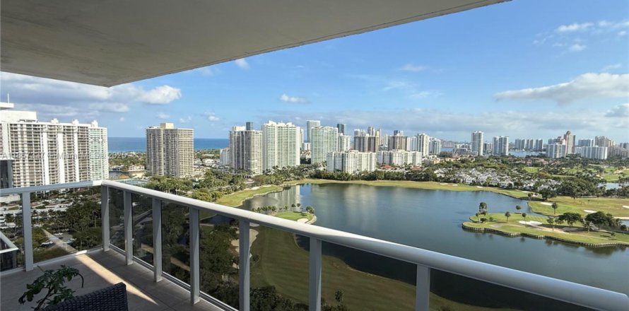 Кондоминиум с 1 спальней в Авентура, Флорида № 2022647