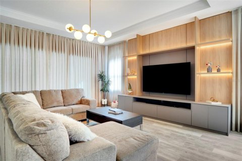 Casa en venta en Orlando, Florida, 5 dormitorios, 357.77 m2 № 1523440 - foto 25