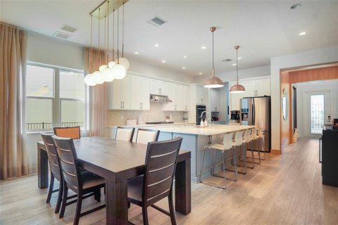 Casa en venta en Orlando, Florida, 5 dormitorios, 357.77 m2 № 1523440 - foto 22