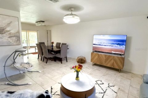 Casa en venta en North Fort Myers, Florida, 3 dormitorios, 130.06 m2 № 1648856 - foto 6