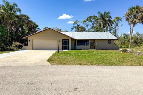 Casa en venta en North Fort Myers, Florida, 3 dormitorios, 130.06 m2 № 1648856 - foto 1