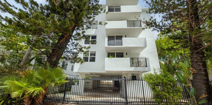 Condo in Miami Beach, Florida, 1 bedroom  № 2378648