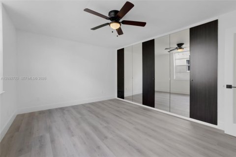 Condo in Miami Beach, Florida, 1 bedroom  № 2378648 - photo 22