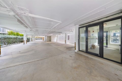 Condo in Miami Beach, Florida, 1 bedroom  № 2378648 - photo 26