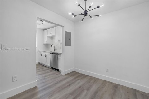 Condo in Miami Beach, Florida, 1 bedroom  № 2378648 - photo 9