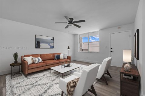 Condo in Miami Beach, Florida, 1 bedroom  № 2378648 - photo 4