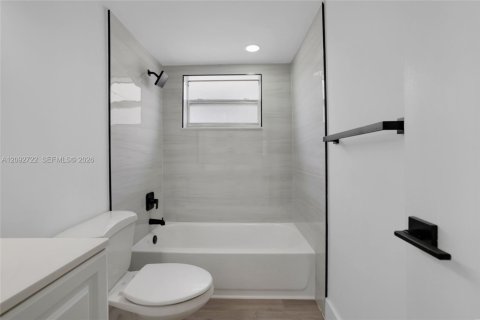 Condo in Miami Beach, Florida, 1 bedroom  № 2378648 - photo 18