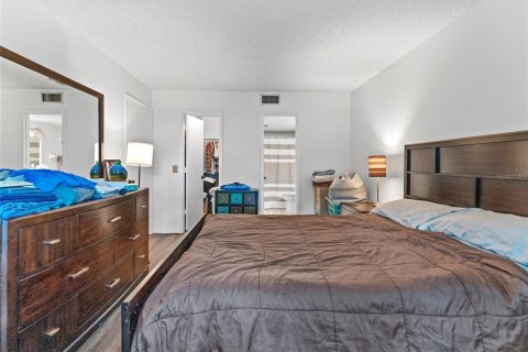 Condo in Tampa, Florida, 2 bedrooms  № 1866171 - photo 12