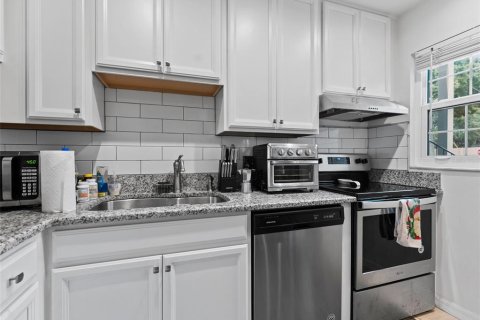 Condo in Tampa, Florida, 2 bedrooms  № 1866171 - photo 5