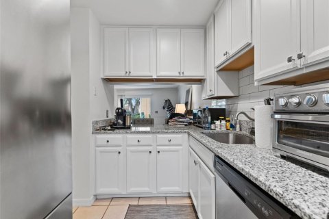 Condo in Tampa, Florida, 2 bedrooms  № 1866171 - photo 4
