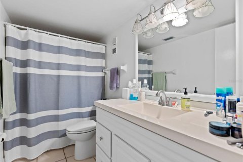 Condo in Tampa, Florida, 2 bedrooms  № 1866171 - photo 13