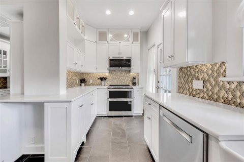 Купить виллу или дом в Тампа, Флорида 11 комнат, 246.38м2, № 1689930 - фото 13