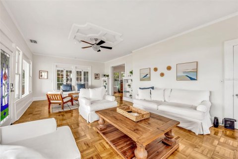 Купить виллу или дом в Тампа, Флорида 11 комнат, 246.38м2, № 1689930 - фото 7