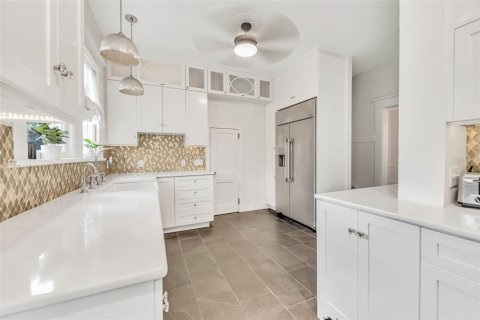 Купить виллу или дом в Тампа, Флорида 11 комнат, 246.38м2, № 1689930 - фото 12
