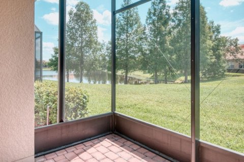 Villa ou maison à vendre à Poinciana, Floride: 2 chambres, 139.26 m2 № 2410360 - photo 2