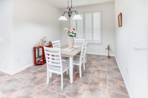 Villa ou maison à vendre à Poinciana, Floride: 2 chambres, 139.26 m2 № 2410360 - photo 9