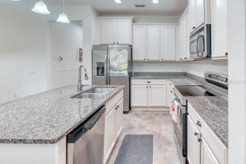 Villa ou maison à vendre à Poinciana, Floride: 2 chambres, 139.26 m2 № 2410360 - photo 6