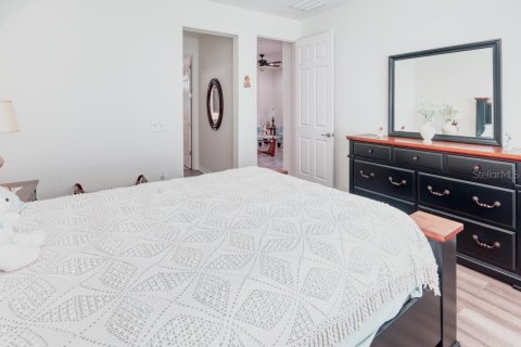 Villa ou maison à vendre à Poinciana, Floride: 2 chambres, 139.26 m2 № 2410360 - photo 15