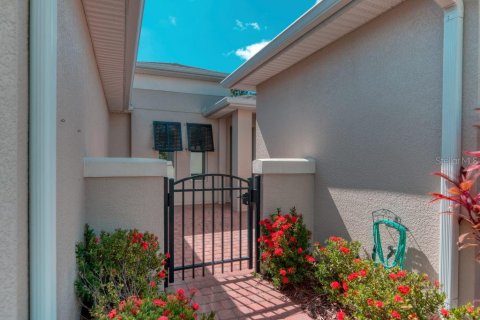 Villa ou maison à vendre à Poinciana, Floride: 2 chambres, 139.26 m2 № 2410360 - photo 28