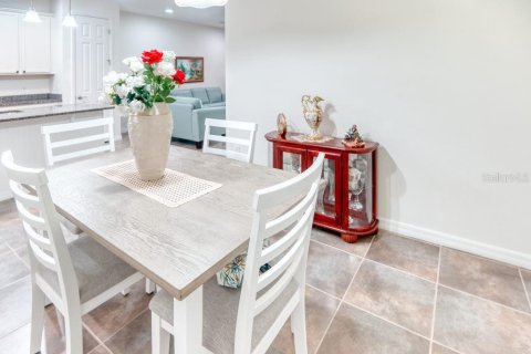 Villa ou maison à vendre à Poinciana, Floride: 2 chambres, 139.26 m2 № 2410360 - photo 8