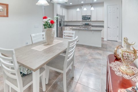 Villa ou maison à vendre à Poinciana, Floride: 2 chambres, 139.26 m2 № 2410360 - photo 7
