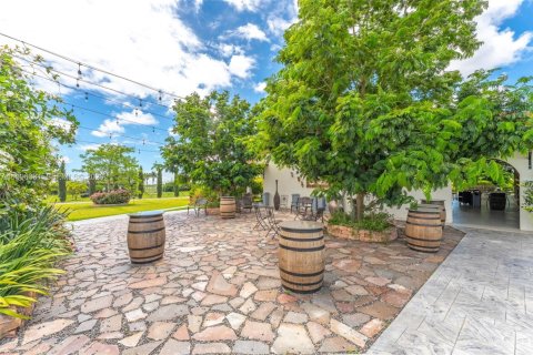 Купить коммерческую недвижимость в Майами, Флорида № 2058386 - фото 21