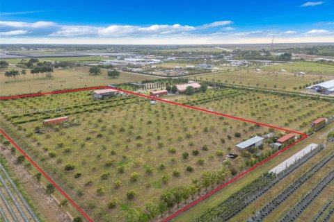 Купить коммерческую недвижимость в Майами, Флорида № 2058386 - фото 5