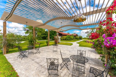 Купить коммерческую недвижимость в Майами, Флорида № 2058386 - фото 20