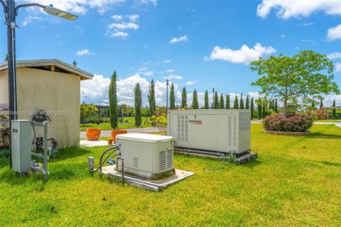 Купить коммерческую недвижимость в Майами, Флорида № 2058386 - фото 27