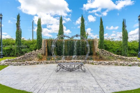 Купить коммерческую недвижимость в Майами, Флорида № 2058386 - фото 18