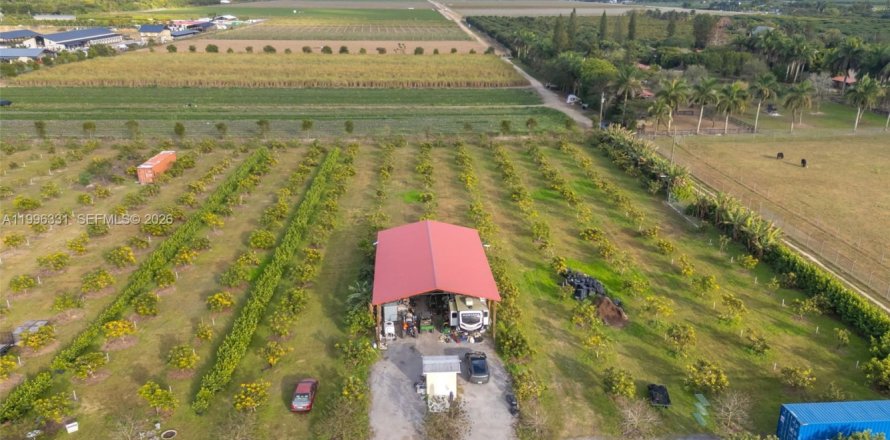 Коммерческая недвижимость в Майами, Флорида № 2058386