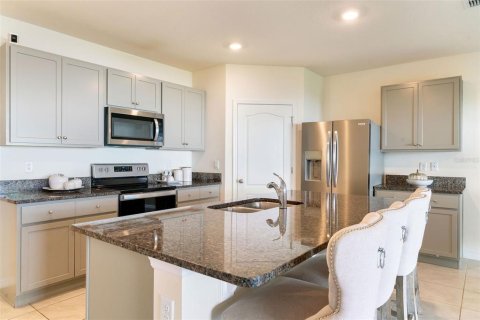 House in Clermont, Florida 4 bedrooms, 171.5 sq.m. № 2197019 - photo 13