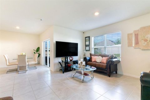House in Clermont, Florida 4 bedrooms, 171.5 sq.m. № 2197019 - photo 19