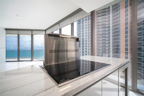 Condominio en venta en Sunny Isles Beach, Florida, 2 dormitorios, 145.21 m2 № 2032696 - foto 9