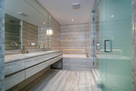 Condominio en venta en Sunny Isles Beach, Florida, 2 dormitorios, 145.21 m2 № 2032696 - foto 20