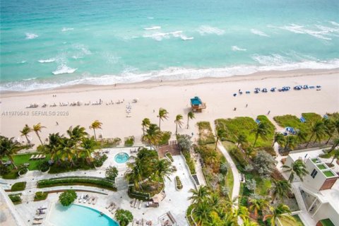 Condominio en venta en Sunny Isles Beach, Florida, 2 dormitorios, 145.21 m2 № 2032696 - foto 14