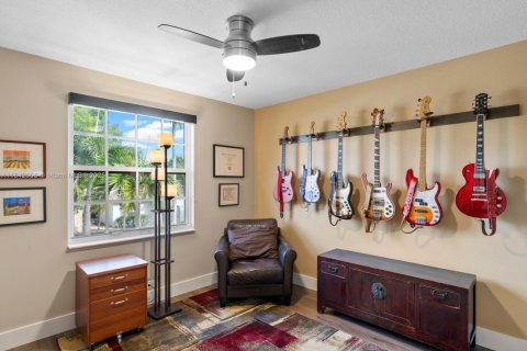 Townhouse in Pembroke Pines, Florida 3 bedrooms, 140.93 sq.m. № 1834371 - photo 25