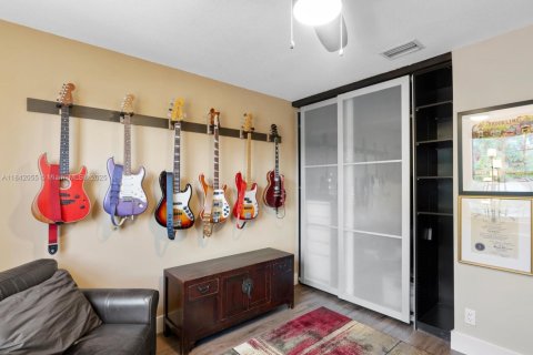 Townhouse in Pembroke Pines, Florida 3 bedrooms, 140.93 sq.m. № 1834371 - photo 26