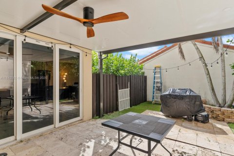 Townhouse in Pembroke Pines, Florida 3 bedrooms, 140.93 sq.m. № 1834371 - photo 17