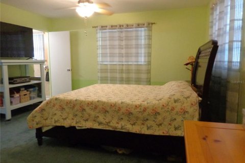 House in Saint Petersburg, Florida 3 bedrooms, 124.49 sq.m. № 2225564 - photo 15